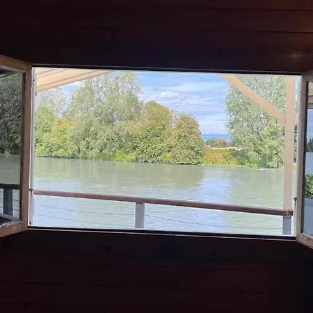 Chalet Avec Vue Sur Le Rhone شاليه *